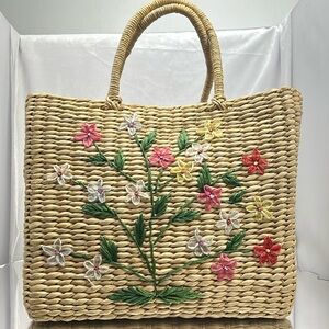 Straw hand bag